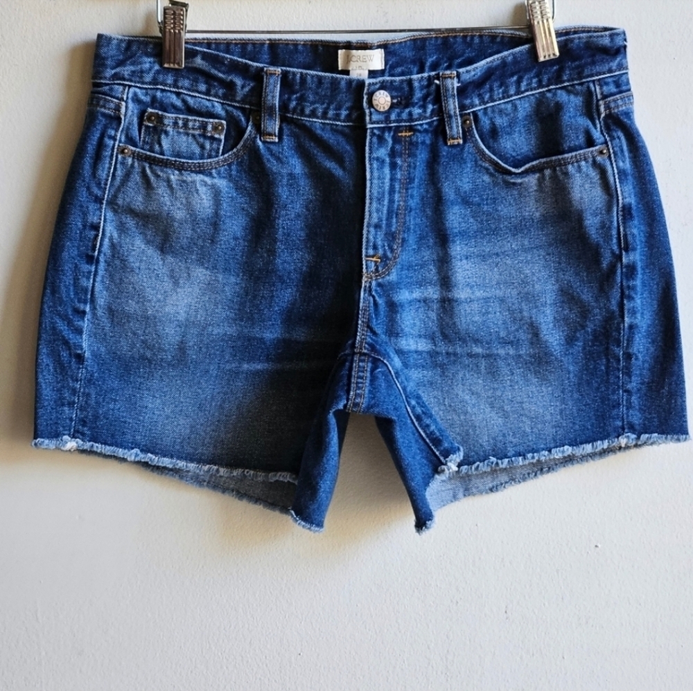 J CREW WOMEN'S SHORTS W/ RAW HEM SIZE 28 - Picture 1 of 3